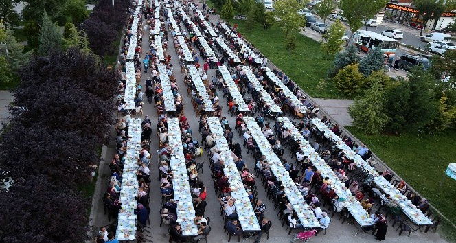 Başkan Yazgı 3 bin kişiyle iftar sofrasında buluştu