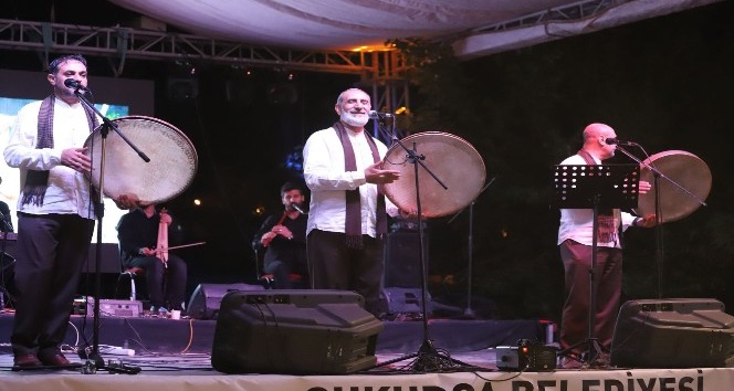 Grup Tillo sınırda konser verdi