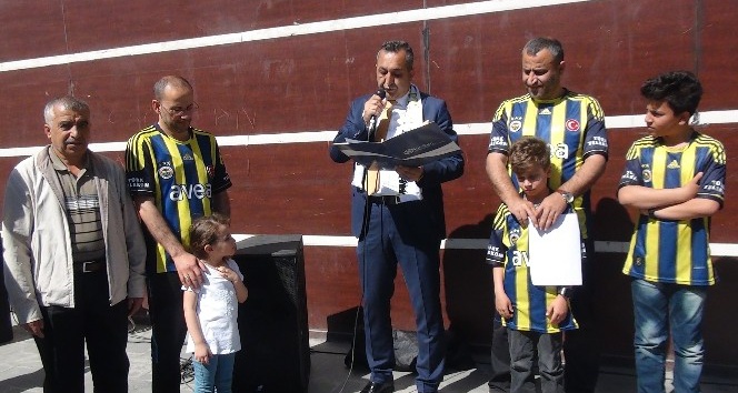 Bitlis’te FB’li taraftarlardan Başkan Ali Koç’a kurbanlı destek