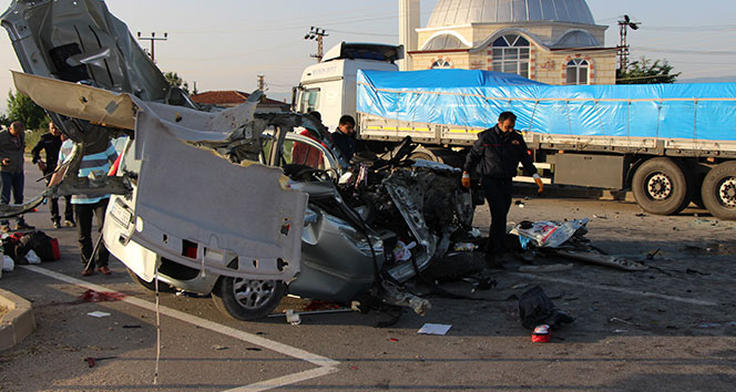 Amasya’da feci kaza: Aynı aileden 3 ölü, 6 yaralı