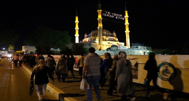 Selimiye Camii, Kadir Gecesi doldu taştı