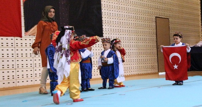 Kreş Öğrencilerinin yıl sonu gösterisi büyük beğeni topladı