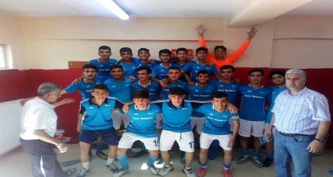 Malatya Telekomspor U17 takımı Kahramanmaraş’ta şampiyon oldu