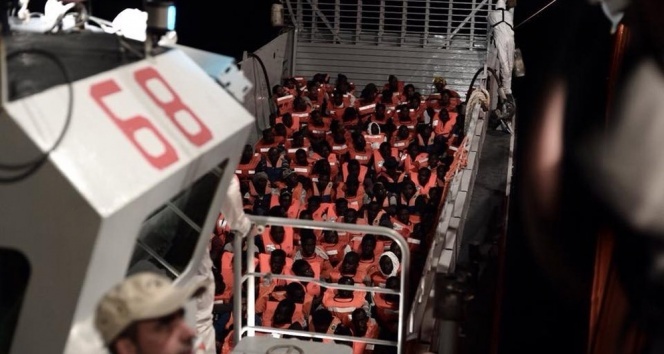 İspanya’dan İtalya ve Malta’nın reddettiği mültecilere yardım eli