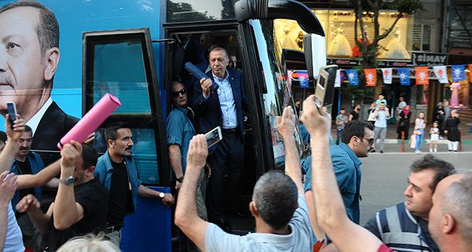 Cumhurbaşkanı Erdoğan Bursa’da halkı selamladı