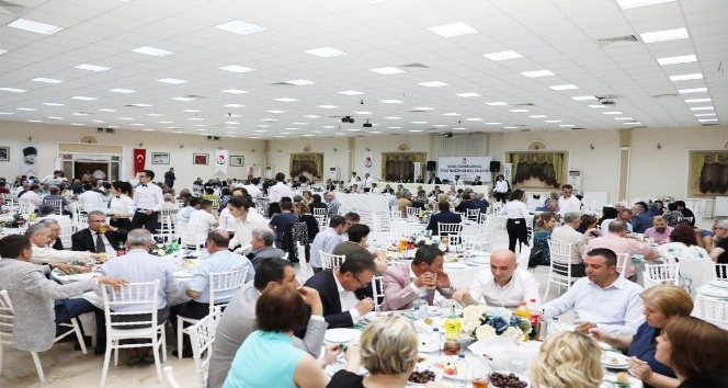 Kırklareli Belediyesi geleneksel iftarları devam ediyor