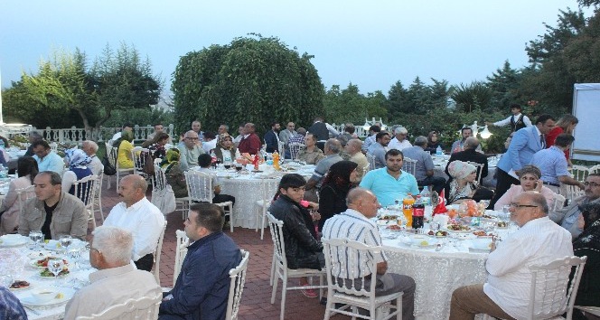 Vali Tekinarslan İftar verdi