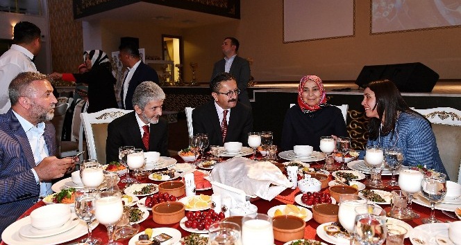 Başkan Tuna iftarda Altındağlılarla buluştu
