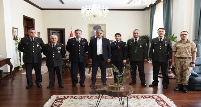 Jandarma’dan Vali Tekinarslan’a ziyaret