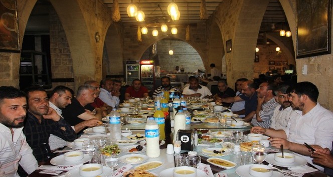 MHP milletvekili adayları gazetecilerle bir araya geldi