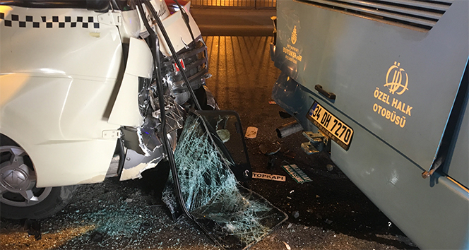Fatih’te minibüs ile özel halk otobüsü çarpıştı: 10 yaralı