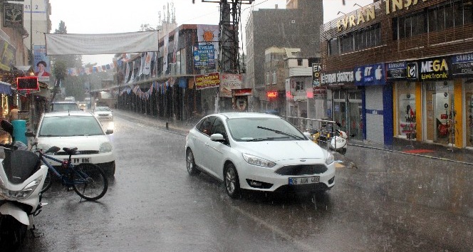 Kilis’te sağanak yağmur etkili oldu