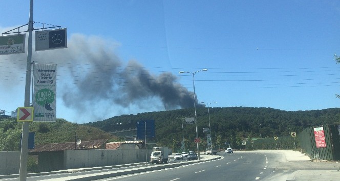 Kağıthane’de fabrika alev alev yanıyor