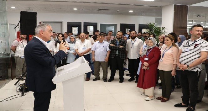 Başkan Remzi Aydın, belediye çalışanlarıyla bayramlaştı