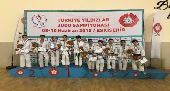 Kağıtsporlu judocular Eskişehir’den 15 madalya ile döndü
