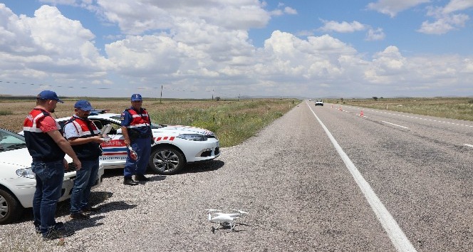 Jandarmadan ’drone’li trafik denetimi