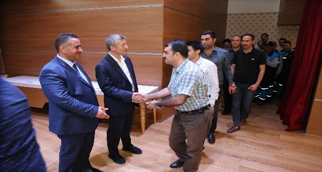 Başkan Tahmazoğlu, personelleriyle bayramlaştı