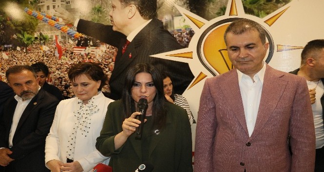 Bakan Çelik ve Bakan Sarıeroğlu partilileriyle bayramlaştı