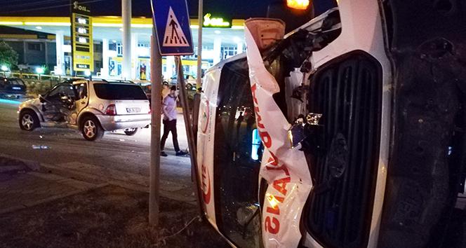 Hatay’da ambulansla otomobil çarpıştı: 5 yaralı