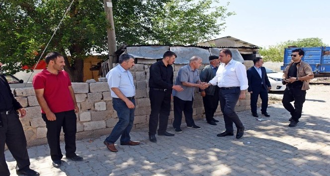Vali Tekinarslan Şehit ailesini ziyaret etti