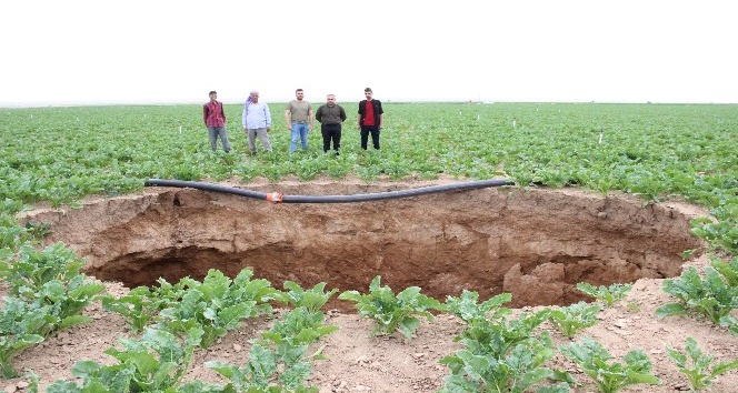 Karaman’da ilk kez oluşan obruk korkuttu