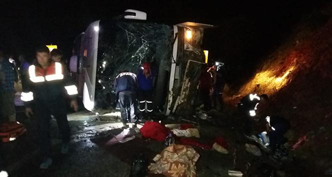Karaman&#039;da otobüs devrildi: 3 ölü, 40 yaralı