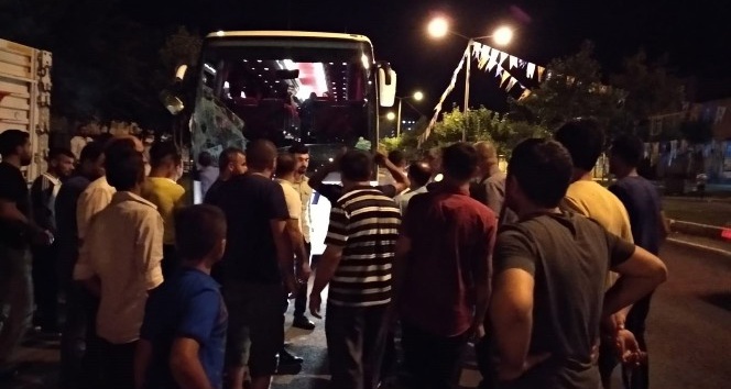 Siverek’te yolcu otobüs ile minibüs çarpıştı: 3 yaralı