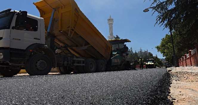 Turhal’da asfalt çalışmaları devam ediyor
