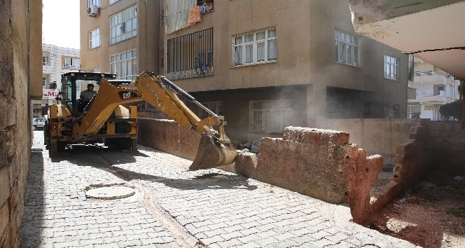 Haliliye’de metruk yapının yıkımı gerçekleştirildi