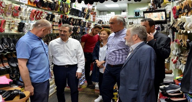 Başkan Ataç, Sivrihisar’da esnaf ziyareti gerçekleştirdi