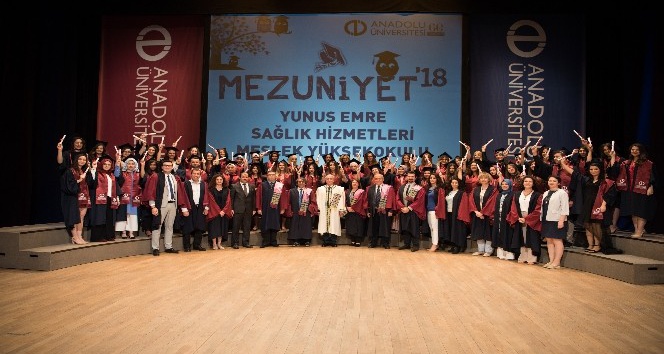 Anadolu Üniversitesi mezunlarını uğurluyor