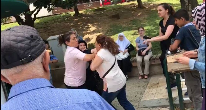 CHP standında şehit annesine saldırı iddiası