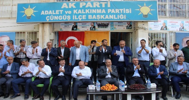 AK Parti Genel Başkan Yardımcısı Eker: “Demokrasi kendi gibi düşünmeyen ilçe başkanını öldürmek değildir”