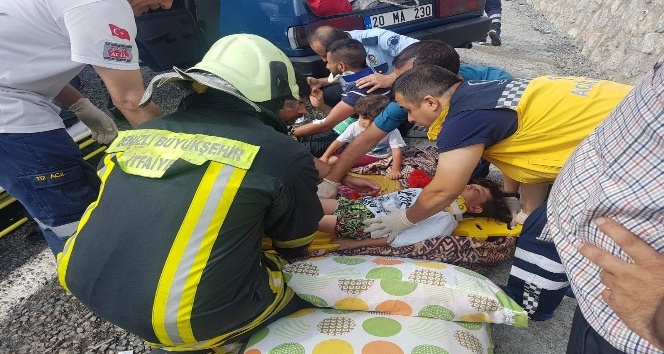 Denizli’de trafik kazası: 11 yaralı
