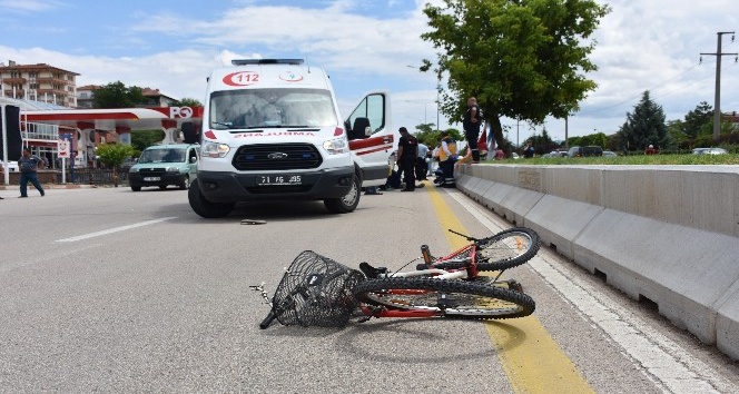 Kamyonetin çarptığı bisikletli yaşlı adam hayatını kaybetti