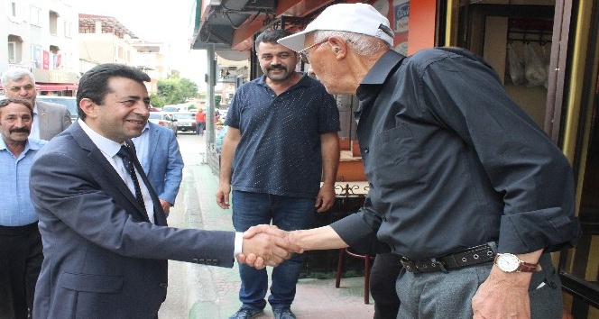 MHP’li Zırhlıoğlu, kapı kapı gezip ittifakın önemini anlatıyor