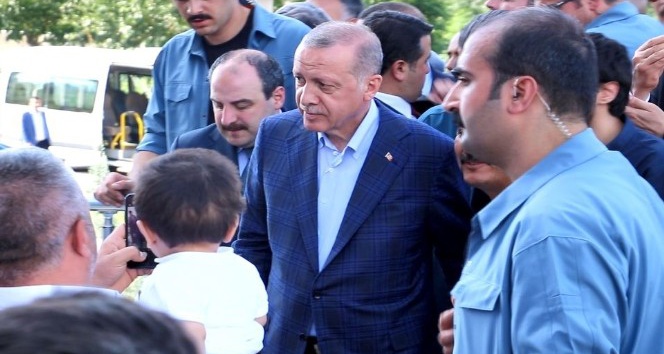 Cumhurbaşkanı Erdoğan’dan Milletvekili Yıldız ve şehit ailesine taziye ziyareti