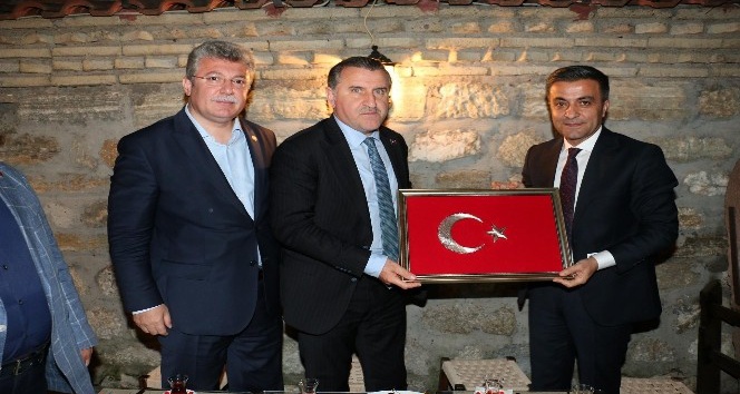 Bakan Bak söz verdi, Başkan Boz projeyi anlattı