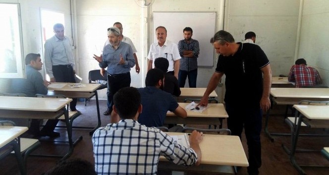 Fırat Kalkanı Bölgesinde Lise bitirme sınavları başladı
