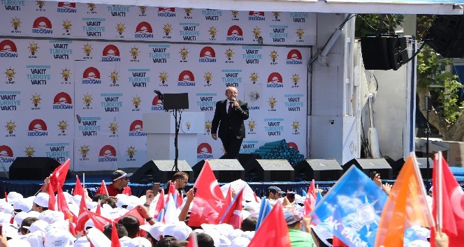 Başbakan Yardımcısı Şimşek: “Meydanlarda kafa karıştırmak için atıyorlar”