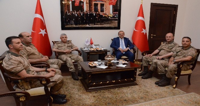 Jandarma Genel Komutanı Çetin, Vali Yavuz’u ziyaret etti
