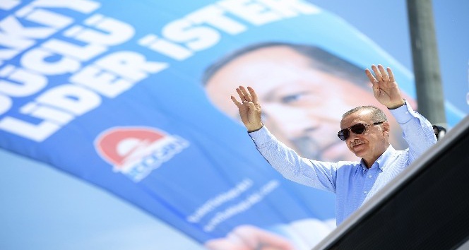 Cumhurbaşkanı Erdoğan: &quot;Benim kardeşlerim, vatandaşlarım Pazar günü gereken dersi verecek&quot;