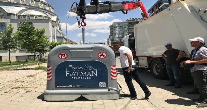 Batman’a modern çöp konteynırları