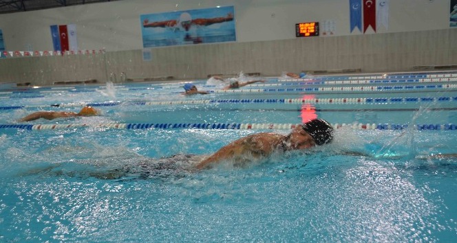 Adıyaman Üniversitesi Yarı Olimpik Yüzme Havuzu vatandaşın hizmetine açıldı
