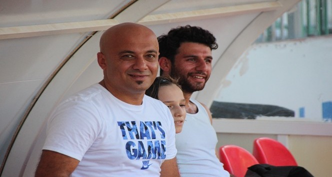 Fenerbahçeli oyuncu İsmail Köybaşı hem tatil yapıyor hem de antrenman