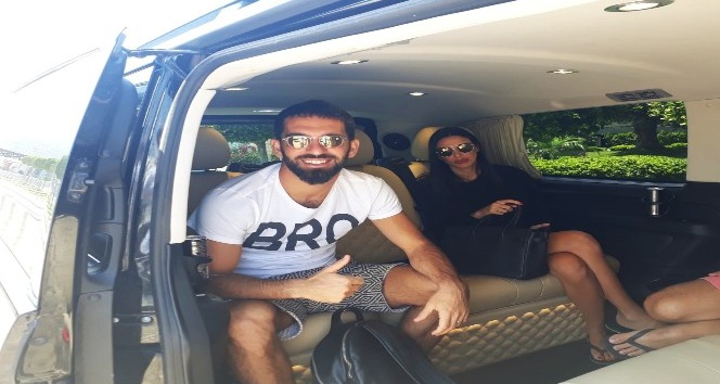 İstanbul’da oy kullanan Arda Turan soluğu Bodrum’da aldı