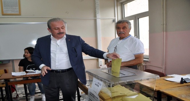 AK Partili Şentop: “Seçim güzel bir havada geçiyor”