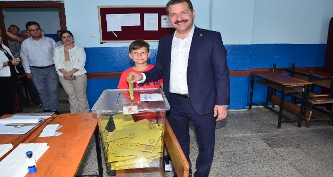 Balıkesir ilçe belediye başkanları oylarını kullandı