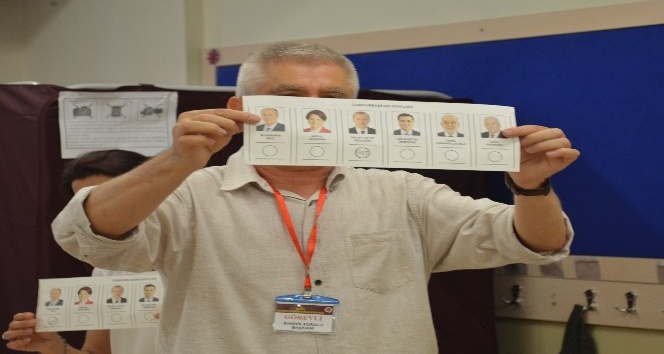 Bilecik, 1 AK Parti ve 1 CHP’den milletvekili adayını Ankara’ya gönderdi