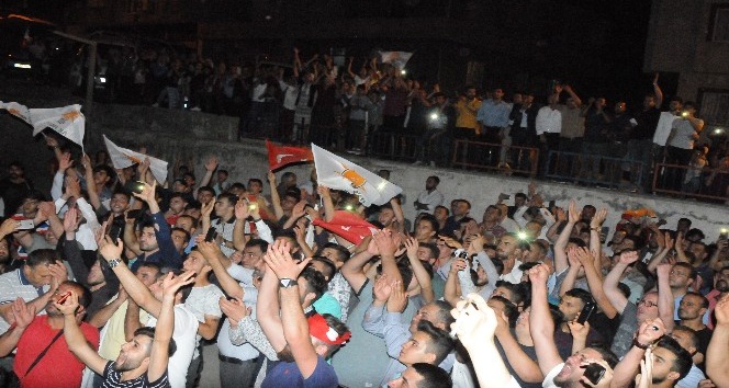 Şırnak’ta AK Parti seçim başarısı kutlandı